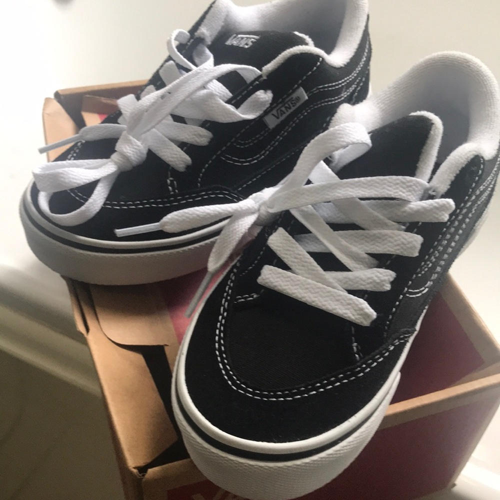 NEW. Vans